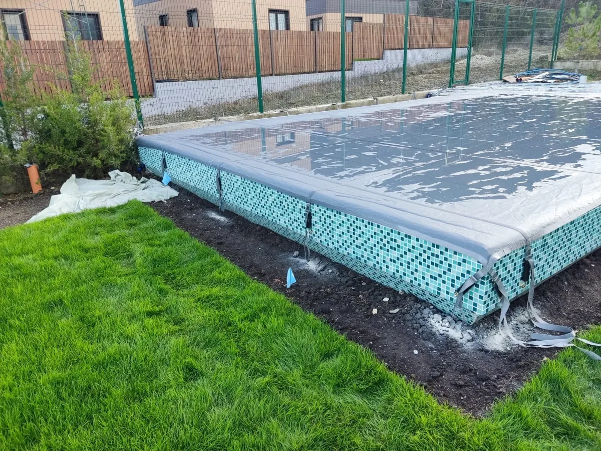 Батутное покрывало на бассейне в Нижневартовске